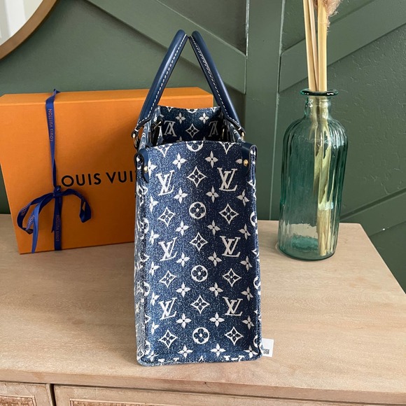 ❌SOLD❌NEW Louis Vuitton On The Go OTG MM Denim Sold OUT Tote Bag - Picture 5 of 10